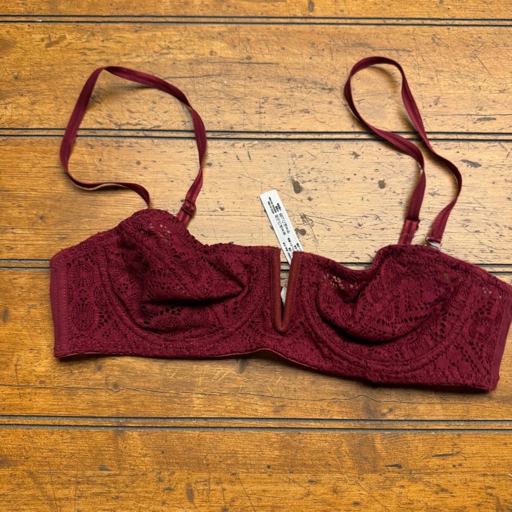 Free People Lace Plunge Bra Burgundy‎ 32A Unlined Underwire Strappy